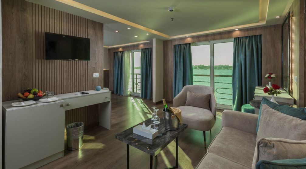 4 Days Nile Cruise aswan to Luxor on royal elite cruise